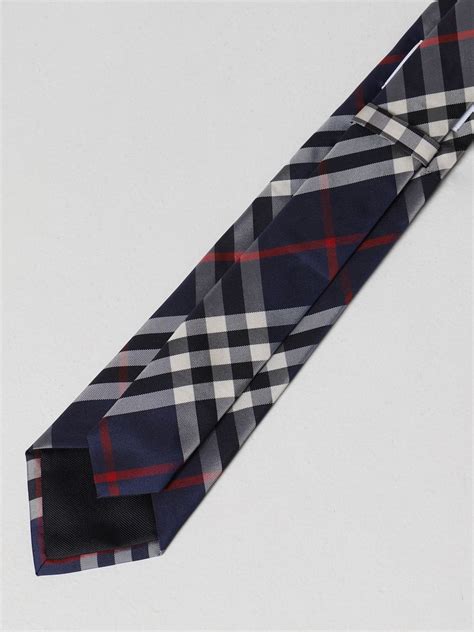 cravatta burberry blu